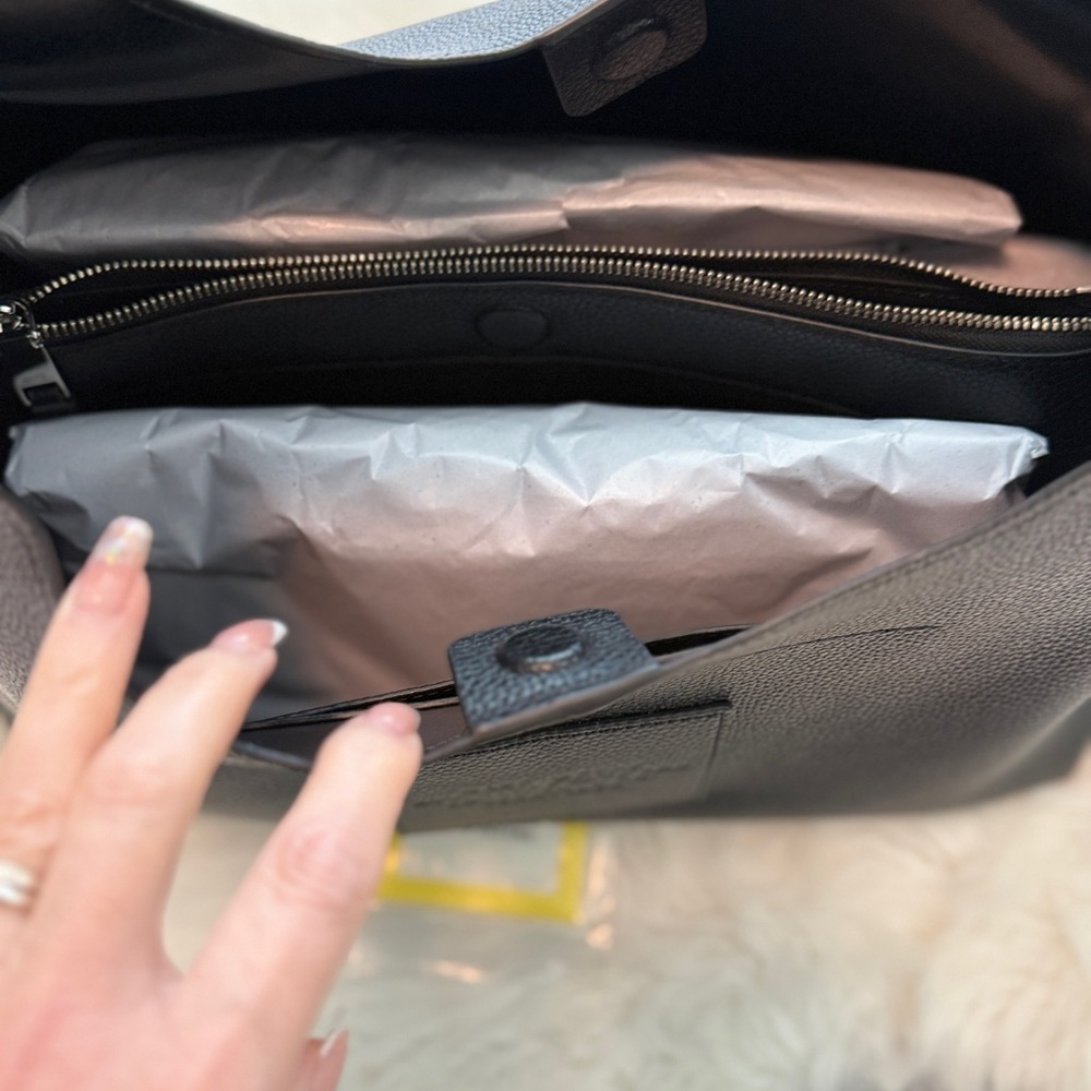 Marc Jacobs Black Sack Bag Medium. 

Dimensions
15in L x 8in D x 9in H - Picture 4 of 4